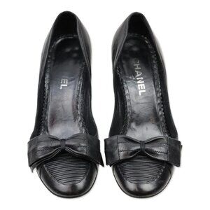 Chanel Vintage 2000s Leather Ribbed Toe Bow Pumps EU 38 Heel 3.75" MSRP $1050